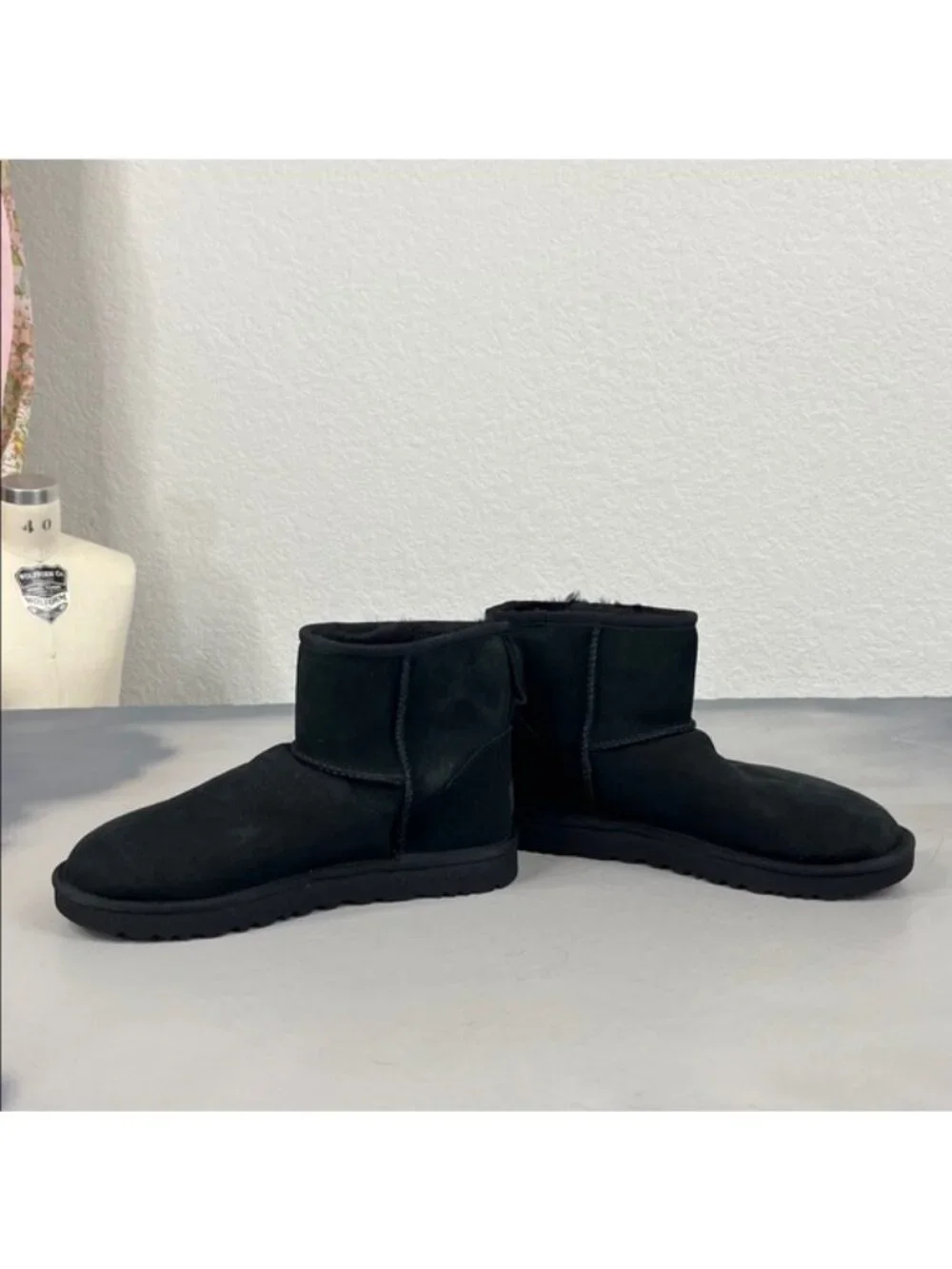 UGG Women's Classic Mini II Black Sueded Sherpa Pull on Winter Boots